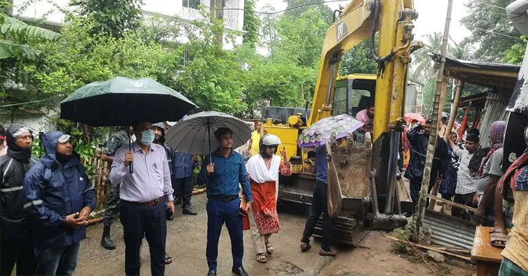 রাজশাহীতে উচ্ছেদ অভিযান